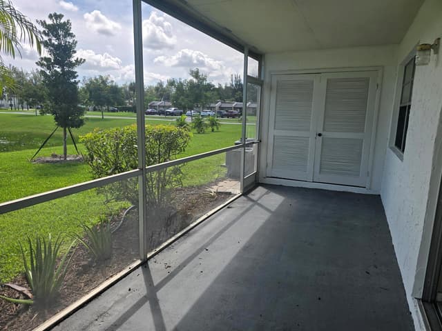 135 LAKE MERYL Drive, West Palm Beach FL 33411 - West Palm Beach, FL - Photo 4