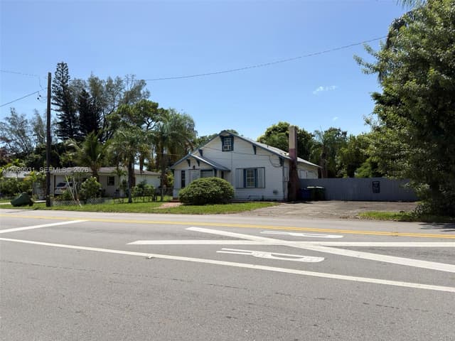 112 SE 3rd St, Hallandale Beach FL 33009 - Hallandale Beach, FL - Photo 5