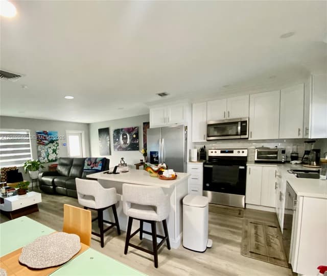 2374 SW 11th Ave, Boynton Beach FL 33426 - Boynton Beach, FL - Photo 2