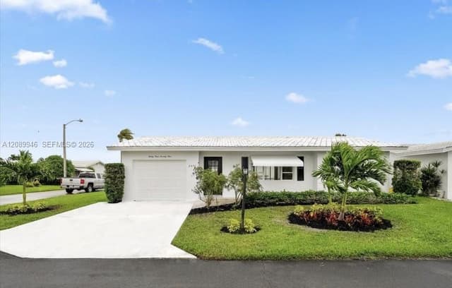 2374 SW 11th Ave, Boynton Beach FL 33426 - Boynton Beach, FL - Photo 3