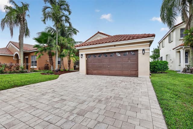 820 Falling Water Rd, Weston FL 33326 - Weston, FL - Photo 2