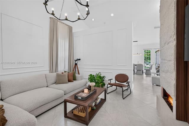 820 Falling Water Rd, Weston FL 33326 - Weston, FL - Photo 4