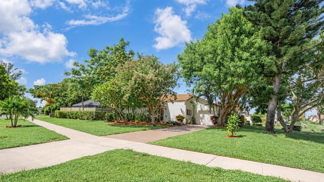 980 Rainberry Lake Drive, Delray Beach FL 33445 - Delray Beach, FL - Photo 2