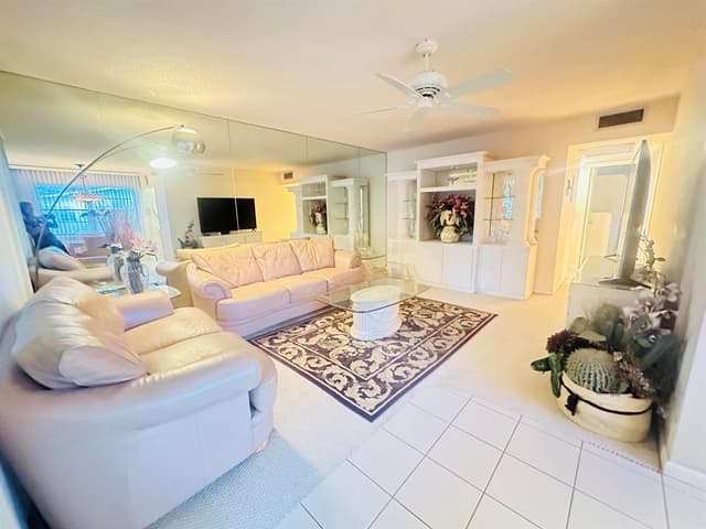 364 Tilford Q, Deerfield Beach FL 33442 - Deerfield Beach, FL - Photo 3