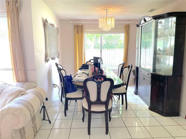 8851 SW 9th Ct, Pembroke Pines FL 33025 - Pembroke Pines, FL - Photo 7