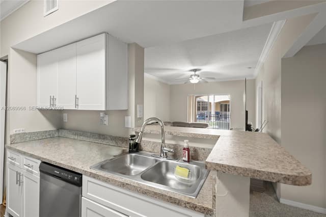 230 SW 117th Ter # 11108, Pembroke Pines FL 33025 - Pembroke Pines, FL - Photo 6