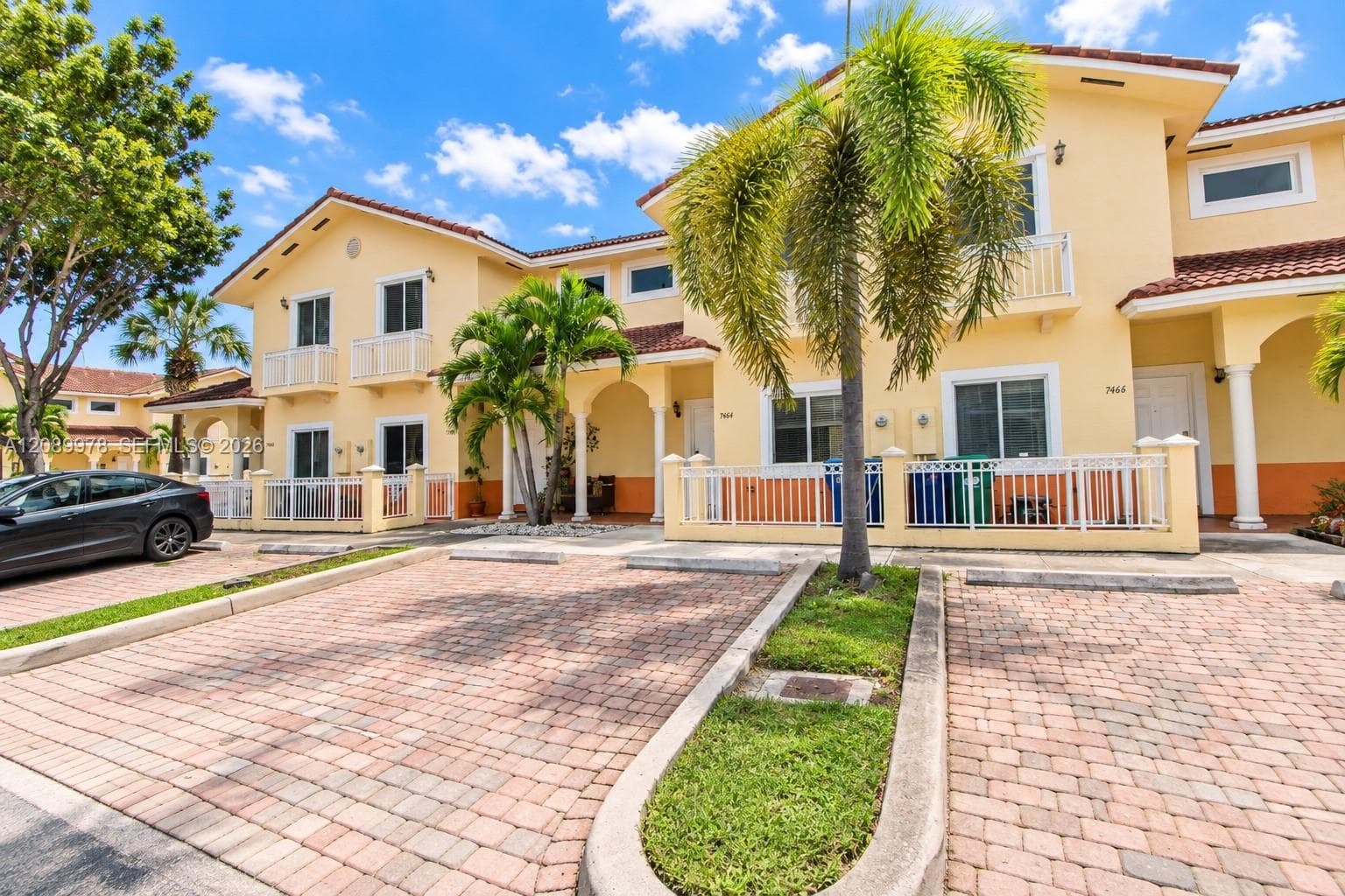 7464 NW 180th St, Hialeah FL 33015 - Hialeah, FL - Photo 1