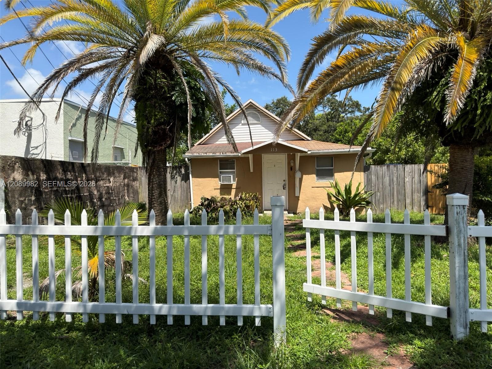 113 SE 4th St, Hallandale Beach FL 33009