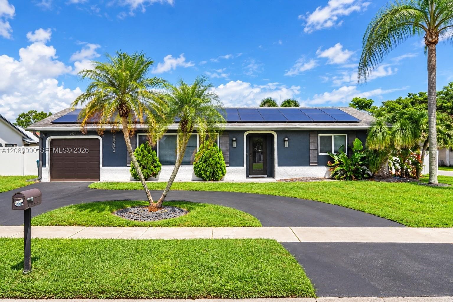 8501 NW 53rd St, Lauderhill FL 33351