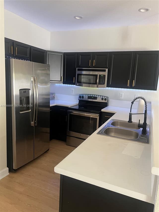 3208 SE 5th Ct, Homestead FL 33033 - Homestead, FL - Photo 2