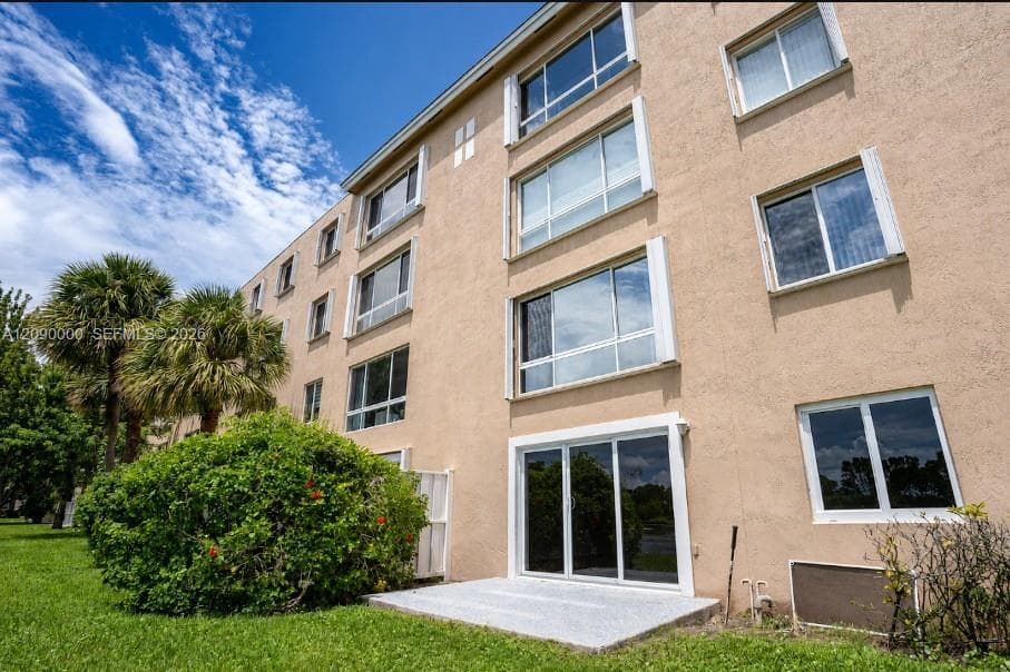 5810 Crystal Shores Dr # 102, Boynton Beach FL 33437 - Boynton Beach, FL - Photo 1