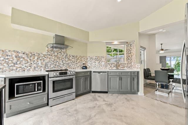 14 HEATHER TRACE Drive, Boynton Beach FL 33436 - Boynton Beach, FL - Photo 2
