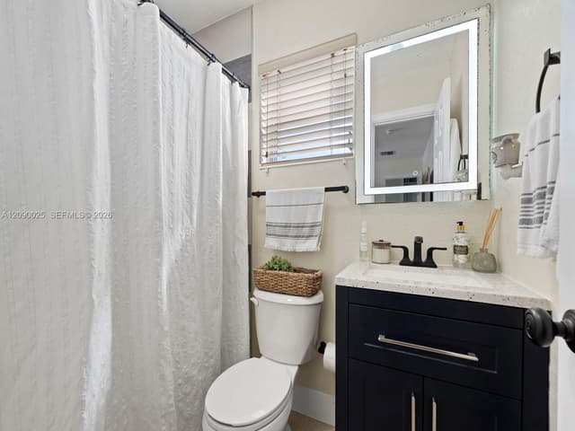 8530 NW 179th St, Hialeah FL 33015 - Hialeah, FL - Photo 7
