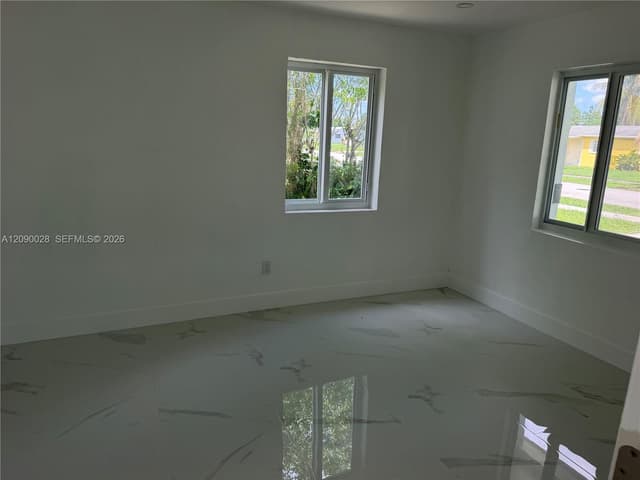 260 NE 42nd Ct, Deerfield Beach FL 33064 - Deerfield Beach, FL - Photo 5