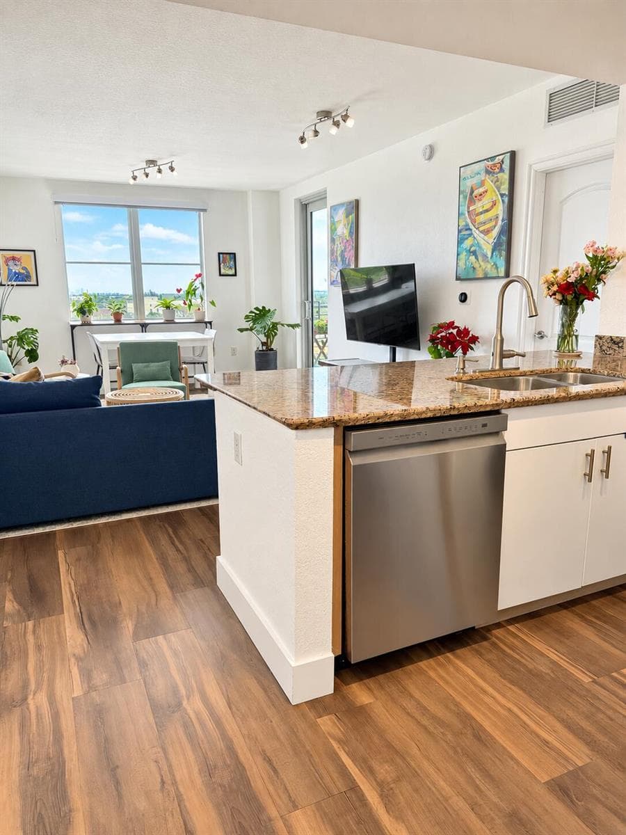 1830 Radius Drive # 708, Hollywood FL 33020