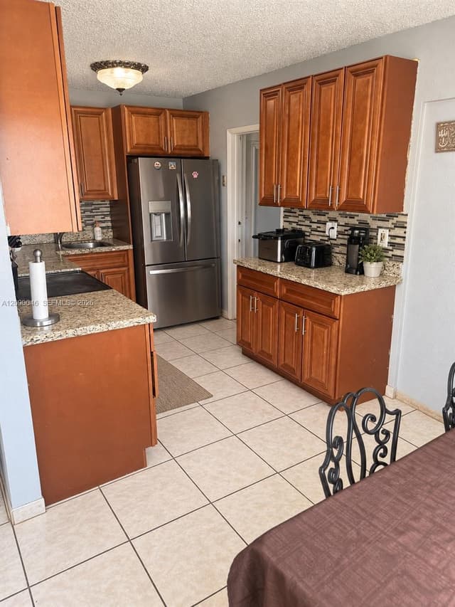 5871 NW 41st Ter, North Lauderdale FL 33319 - North Lauderdale, FL - Photo 2