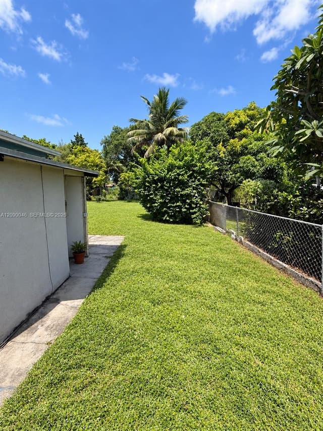 5871 NW 41st Ter, North Lauderdale FL 33319 - North Lauderdale, FL - Photo 4