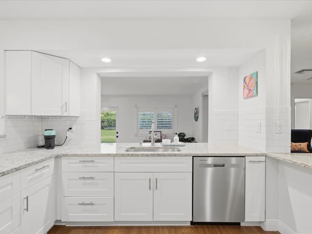 5740 SW 8th St, Plantation FL 33317 - Plantation, FL - Photo 3