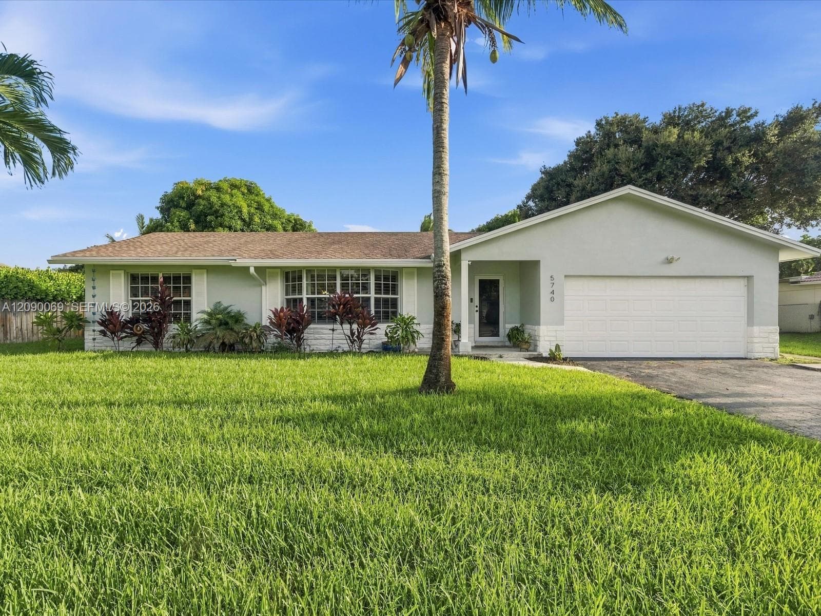 5740 SW 8th St, Plantation FL 33317 - Plantation, FL - Photo 1