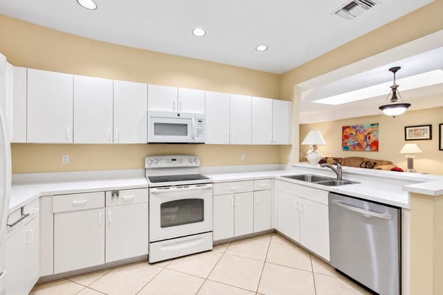 12598 Crystal Pointe Drive # B, Boynton Beach FL 33437 - Boynton Beach, FL - Photo 5