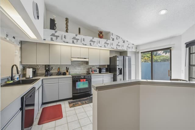8429 WATERFORD Circle # 0, Tamarac FL 33321 - Tamarac, FL - Photo 7