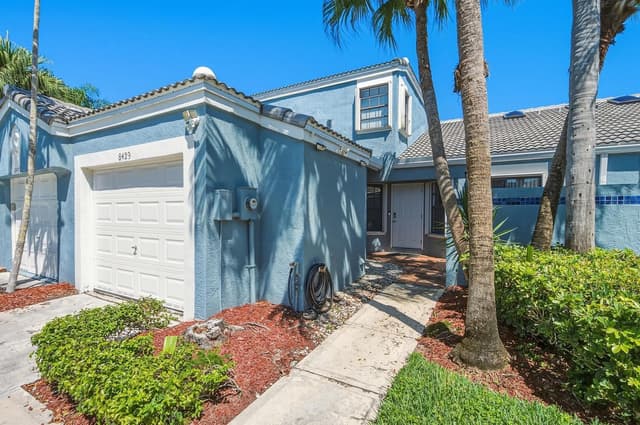 8429 WATERFORD Circle # 0, Tamarac FL 33321 - Tamarac, FL - Photo 3