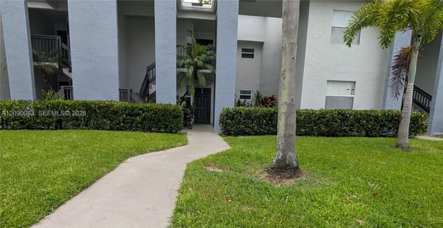 211 SW 113th Way # 211, Pembroke Pines FL 33025 - Pembroke Pines, FL - Photo 2
