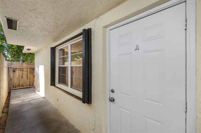 2033 Dewey St, Hollywood FL 33020 - Hollywood, FL - Photo 6