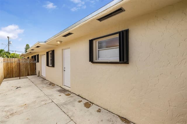 2033 Dewey St, Hollywood FL 33020 - Hollywood, FL - Photo 7