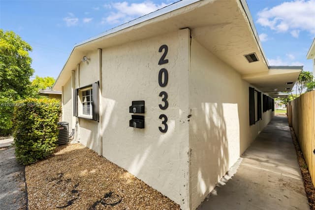 2033 Dewey St, Hollywood FL 33020 - Hollywood, FL - Photo 5