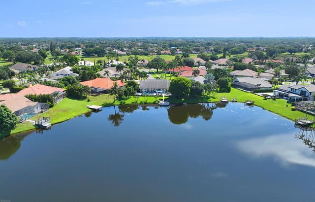 13199 Halifax Court, Wellington FL 33414 - Wellington, FL - Photo 2