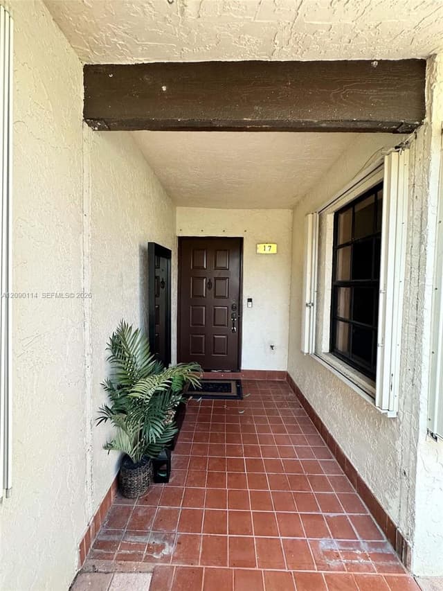 17 Columbia Ct, Deerfield Beach FL 33442 - Deerfield Beach, FL - Photo 3