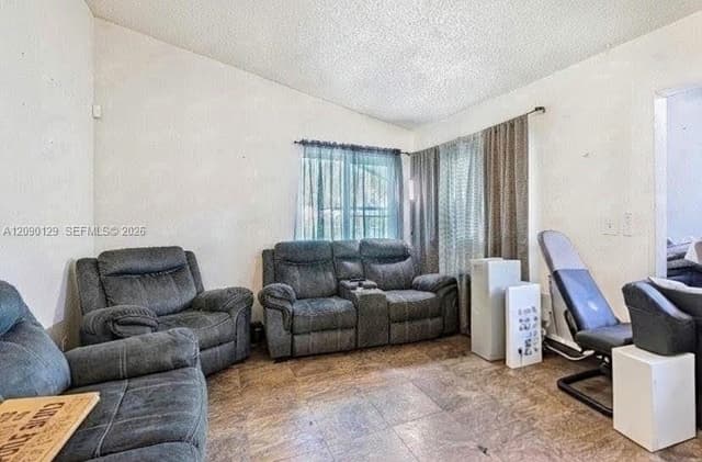 281 SW 83rd Ave, North Lauderdale FL 33068 - North Lauderdale, FL - Photo 7
