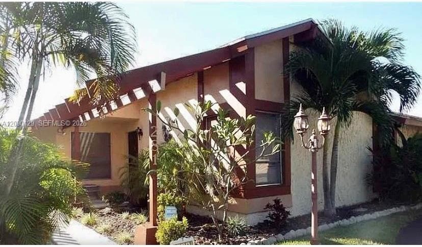 281 SW 83rd Ave, North Lauderdale FL 33068 - North Lauderdale, FL - Photo 1