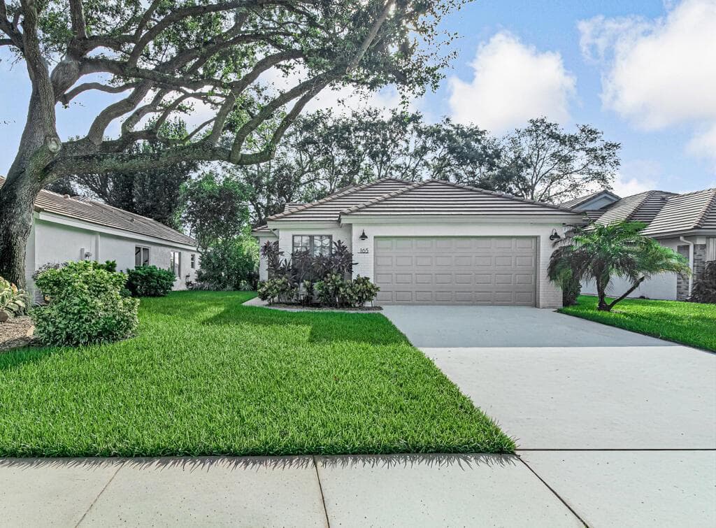 165 SHERWOOD FOREST Drive, Delray Beach FL 33445 - Delray Beach, FL - Photo 1