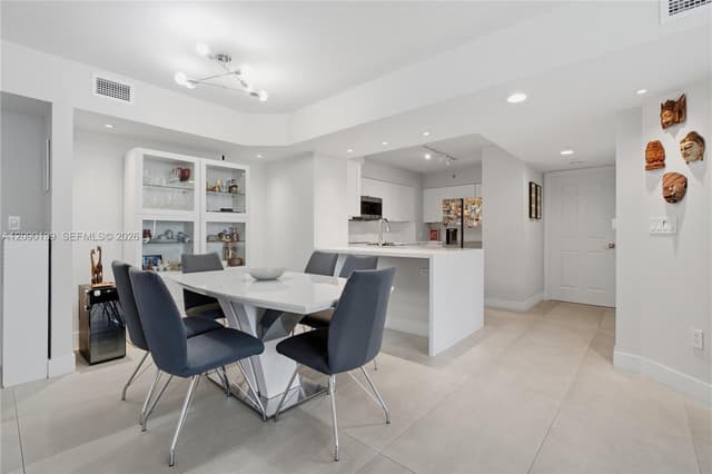 1155 Brickell Bay Dr # 704, Miami FL 33131 - Miami, FL - Photo 2