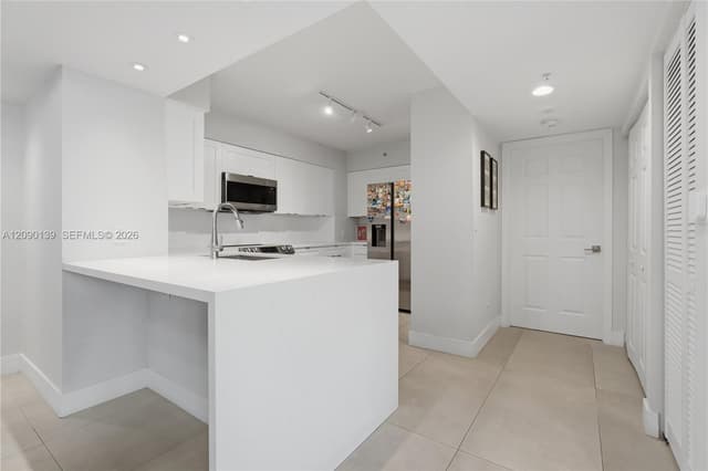 1155 Brickell Bay Dr # 704, Miami FL 33131 - Miami, FL - Photo 3