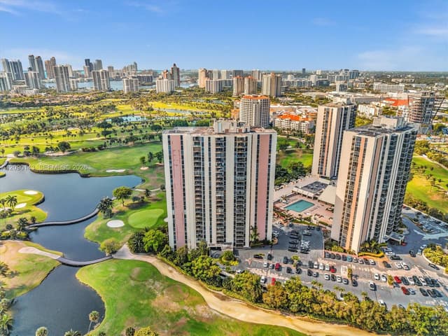 20379 W Country Club Dr # 332, Aventura FL 33180 - Aventura, FL - Photo 2