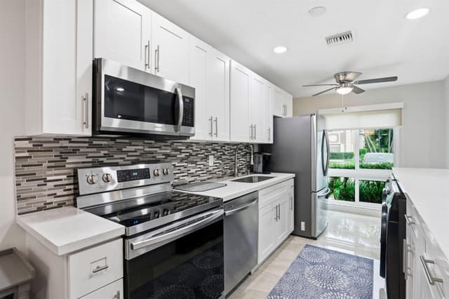 13984 VIA FLORA # C, Delray Beach FL 33484 - Delray Beach, FL - Photo 6