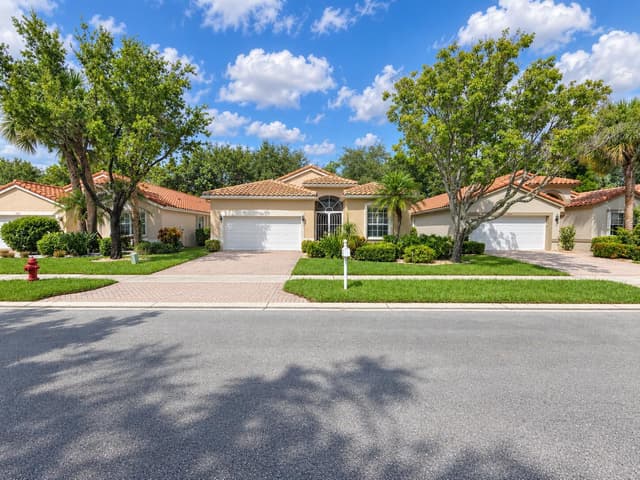 11811 Grove Ridge Lane, Boynton Beach FL 33437 - Boynton Beach, FL - Photo 2