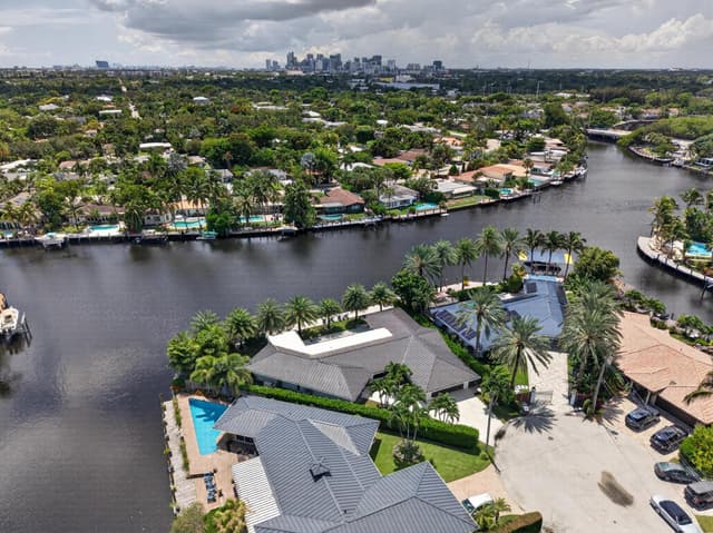 2118 NE 15TH Terrace, Wilton Manors FL 33305 - Wilton Manors, FL - Photo 2