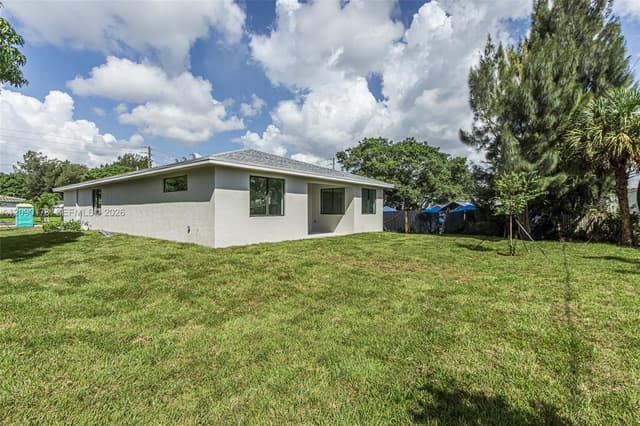 2960 NW 24th Ave, Oakland Park FL 33311 - Oakland Park, FL - Photo 3