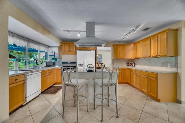 1991 NW 81st Avenue, Coral Springs FL 33071 - Coral Springs, FL - Photo 7
