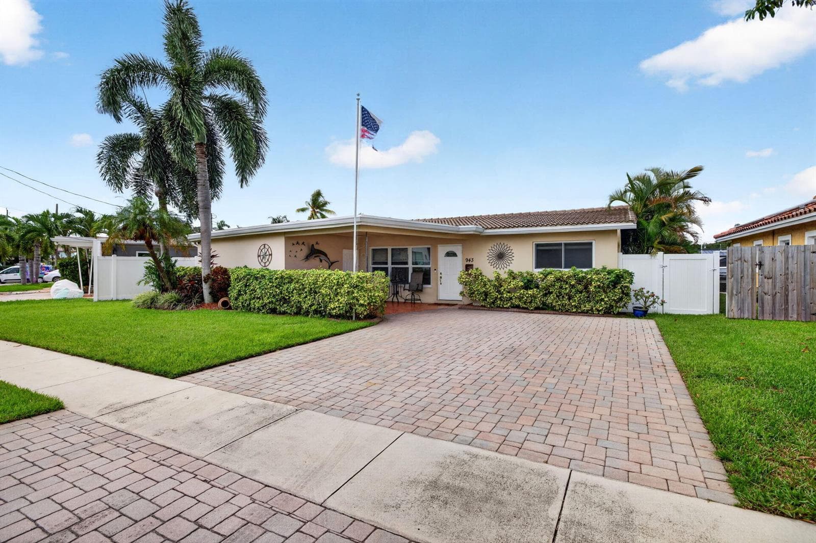 943 NAUTILUS Isle, Dania Beach FL 33004 - Dania Beach, FL - Photo 1