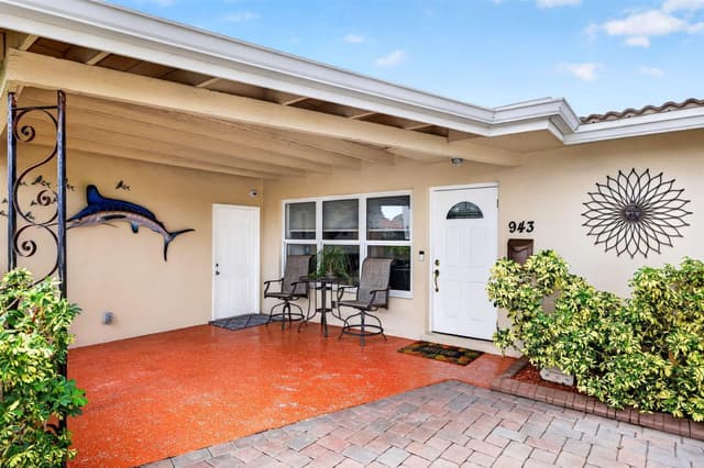 943 NAUTILUS Isle, Dania Beach FL 33004 - Dania Beach, FL - Photo 4