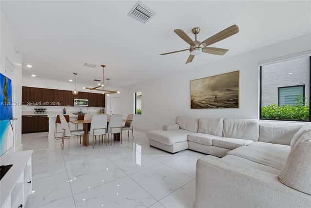 4605 NW 83rd Path, Doral FL 33166 - Doral, FL - Photo 5