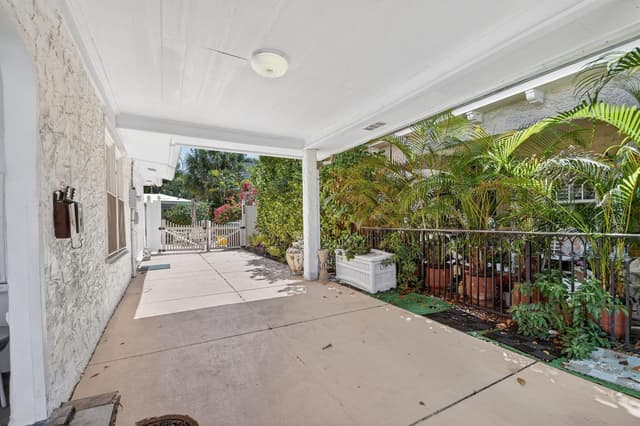 328 Monroe Drive, West Palm Beach FL 33405 - West Palm Beach, FL - Photo 5