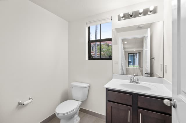 1023 NW 33rd Court # 1023, Pompano Beach FL 33064 - Pompano Beach, FL - Photo 4