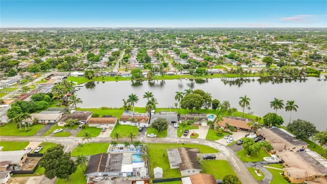 1150 NW 86th Ter, Pembroke Pines FL 33024 - Pembroke Pines, FL - Photo 7