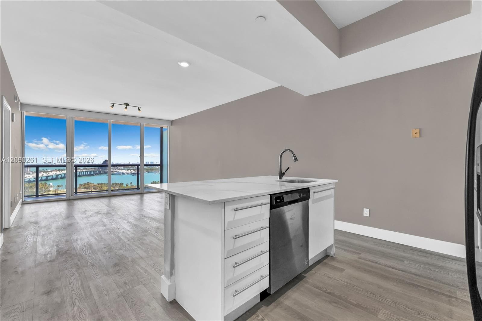 888 Biscayne Blvd # 1710, Miami FL 33132 - Miami, FL - Photo 1